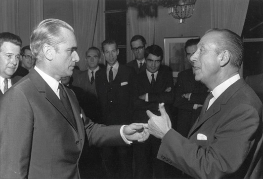 Lucien Matrat et Jacques Chaban-Delmas, alors premier ministre. 